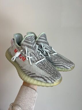 YEEZY X Adidas boost 350 v2 primeknit sneakers blue tint men’s size 9.5 cool